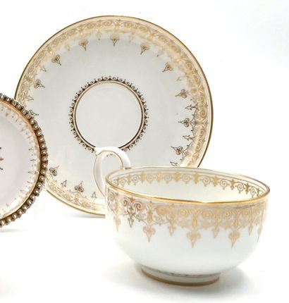 Sèvres
Tasse à thé et sa soucoupe en porcelaine...