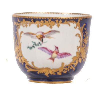 Sèvres
Gobelet Bouillard en porcelaine tendre...