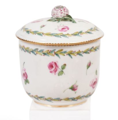 null Sevres
Calabrian sugar pot covered in soft porcelain with polychrome decoration...