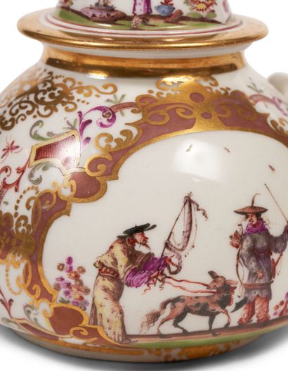 null Meissen
Théière couverte en porcelaine à décor polychrome de Chinois dans le...