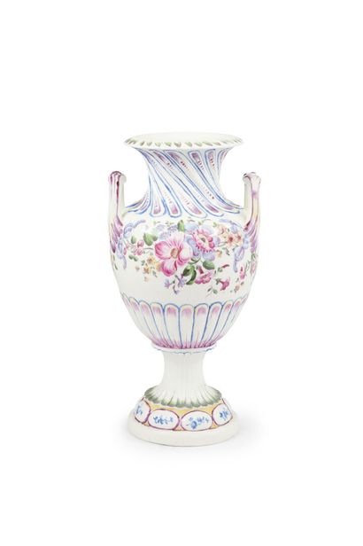 null Mennecy
Vase of baluster form out of soft porcelain with godrons twisted on...