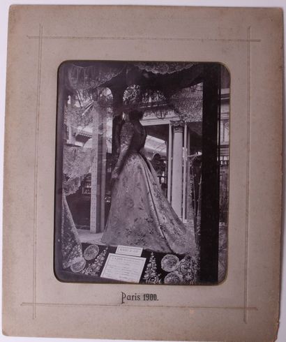 null Alphonse Justin LIÉBERT (1827-1914). 

Subjects: lounge, embroidery, lace, "Henri...