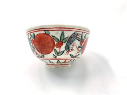 null CHINE

Bol en porcelaine de "Swatow", porcelaine et émaux Wucai à décor d'oiseaux...