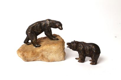null DEUX STATUETTES représentant un ours en brun et un ours polaire. 

Epreuves...