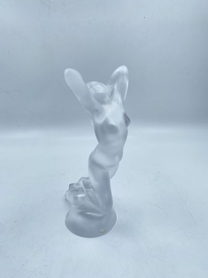 null LALIQUE FRANCE 

Statuette en cristal pressé-moulé représentant une femme à...