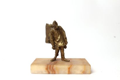 null Aimé-Jules DALOU (1838-1902) (d'après)

Statuette représentant un vendangeur....
