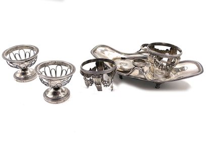null Silver lot including :
- a mount of oil-can,
PARIS 1786.
Goldsmith : Charles...
