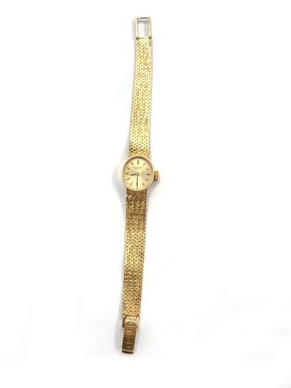 null Wristwatch of lady in yellow gold 750 thousandths, the watch of oval form, yellow...