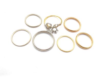 null LOT in gold 750 and 585 thousandths including eight wedding rings and three...