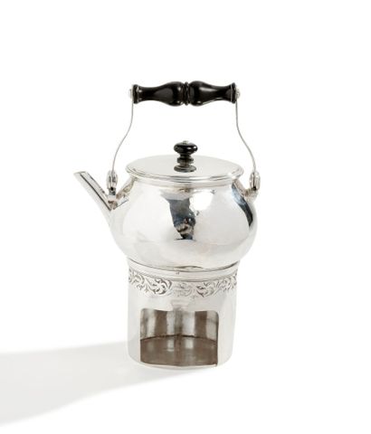 null Small covered teapot and a stove in plain silver, the handle and the frétel...