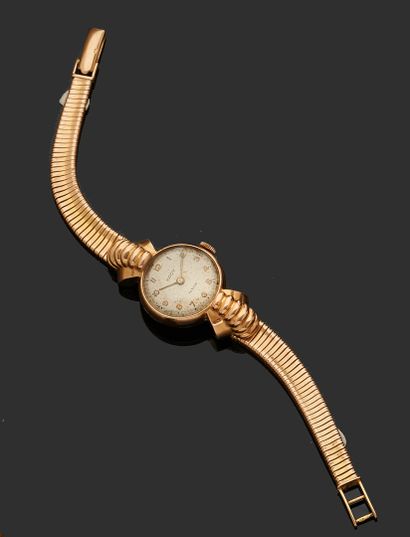 Wristwatch of lady in yellow gold 750 thousandths,...