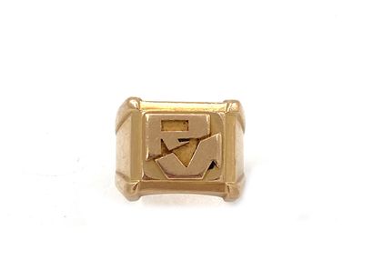 null Ring in yellow gold 750 thousandths, the monogrammed center.
(Wear).
Turn of...