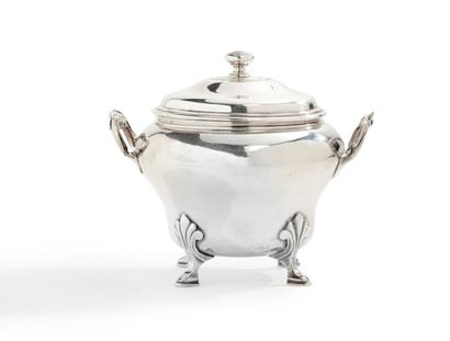 null Covered sugar pot in plain silver standing on four feet with leafy attachments,...