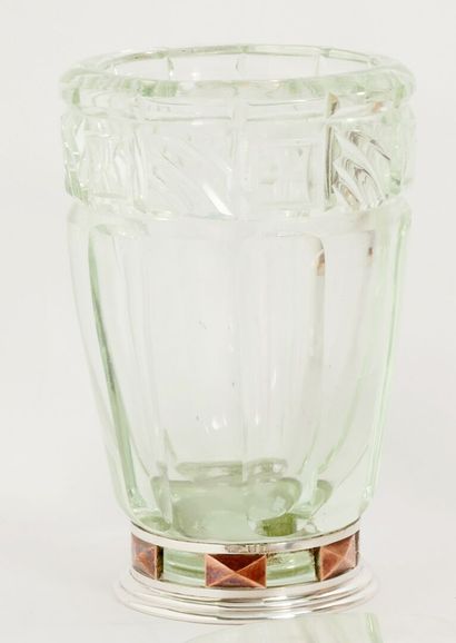 BOIN-TABURET 
Vase DAUM en cristal taillé,...