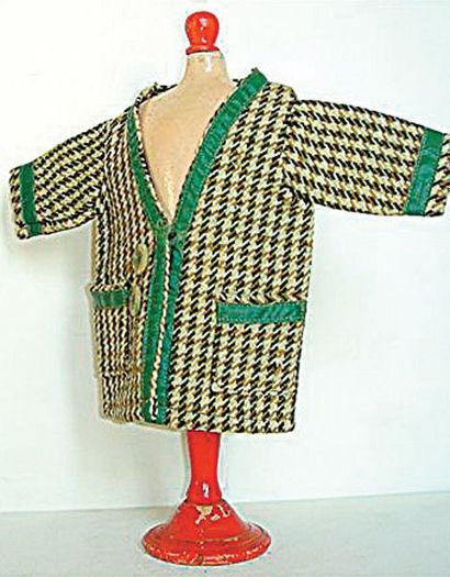 null "TORPEDO" : manteau pied de poule, galon ciré vert, été 1929. G.L