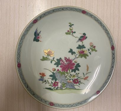 null LIMOGES, Raynaud and Company
Part of a porcelain dinner service, Puiforcat model,...
