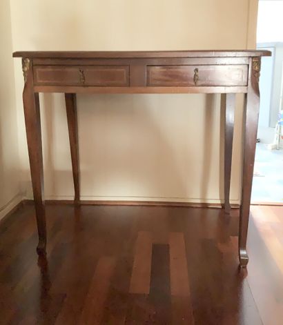 null SMALL TABLE forming a desk in veneer, opening to two drawers in the belt resting...