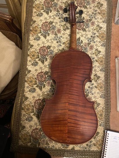 null Violin bearing a label J.T.L Geronimo Barnabetti, Paris.
Length: 59.5 cm 