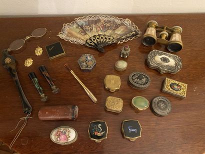 null SET of display cases including pill boxes, stamps, mother-of-pearl binoculars,...