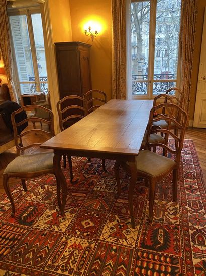 null LARGE oak rectangular dining room table on curved legs. 
Louis XV style
74 x...