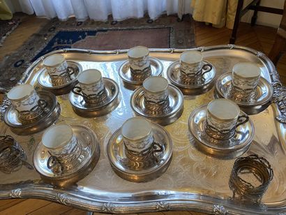 null Lot de douze montures de tasses à thé-café en argent 925 millièmes à décor ajouré...