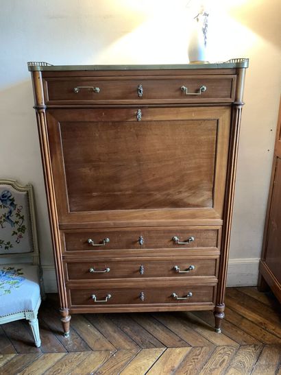 null Mahogany and mahogany veneer chest of drawers opening to a drawer in the upper...