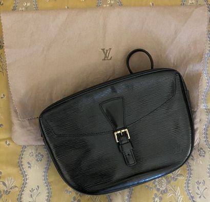 null LOUIS VUITTON 
Young girl's bag in black epi leather, front pocket under belted...