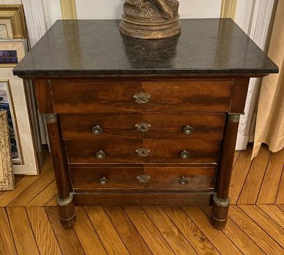 null SMALL mahogany and mahogany veneer COMMODE opening to four drawers in front,...