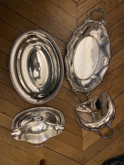null Set in silver plated metal including : 
- Octagonal-shaped dishes with engraved...