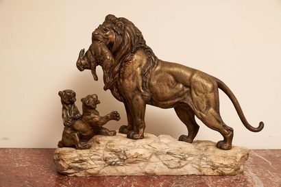 null Ecole française du XIXe siècle
Lion mordant un lièvre.
Epreuve en bronze ciselé...
