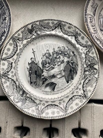 null Meeting of fine earthenware plates with grisaille decoration on different themes...