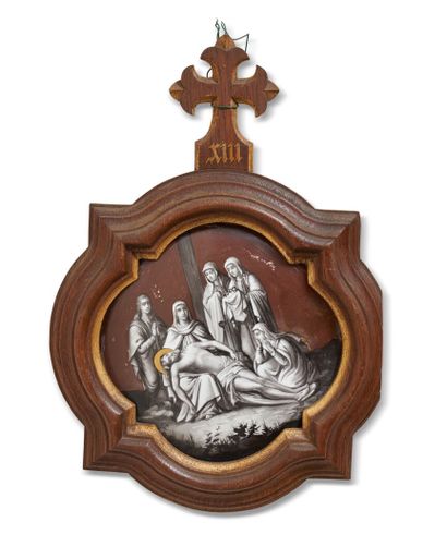 null PARIS - XIXe siècle
La déposition du Christ
Plaque en porcelaine à décor émaillé...