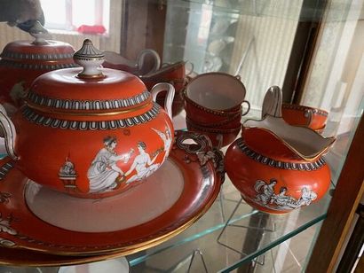 null Set of porcelains in the style of the XVIII and XIX centuries 
gathered in two...
