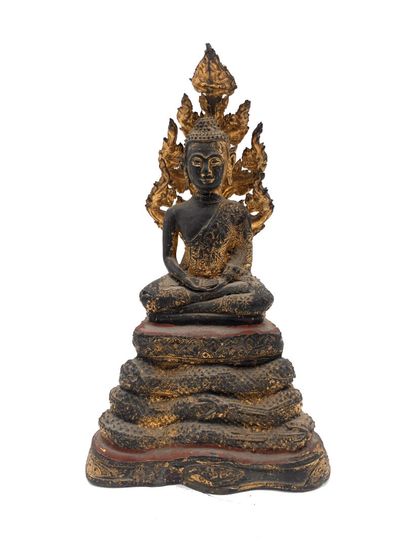 null ThaIlande, Ratanakosin, XIXe siècle 
Bouddha assis en padmasana sur le Naga,...