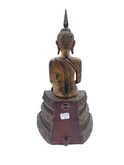 null Thaïlande, RAtanakosin, XIXe siècle 
Bouddha assis sur un trône, les mains posées...