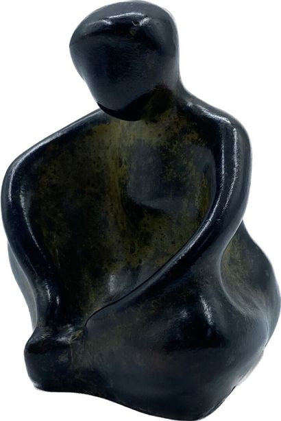 null BOUCHER (XXe siècle)
Femme assise 
Epreuve en bronze à patine brune, signée...