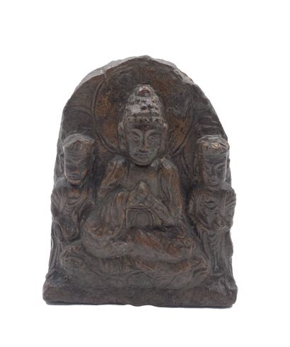 null CHINE
Stèle en pierre représentant Bouddha en bas-relief.
Haut. : 15,5 cm -...