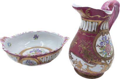 null PARIS in the taste of Sevres
Ewer and basin in porcelain with polychrome decoration...