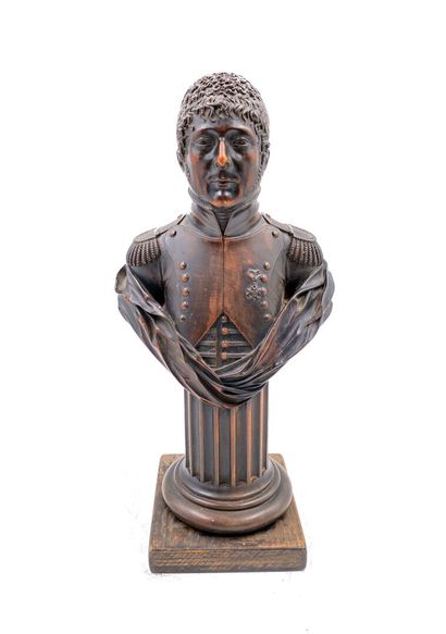 null Sujet en bois sculpté représentant le buste d'un homme à la légion d'honneur...