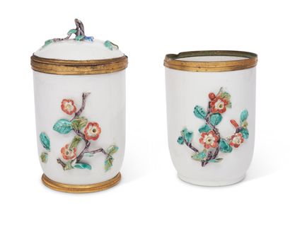 null CHANTILLY
Pair of large ointment jars, one covered, in soft porcelain with tin...