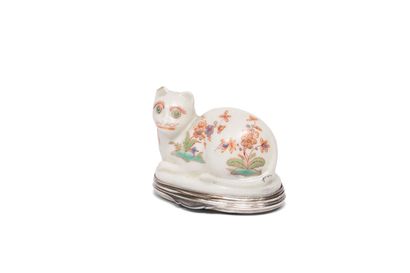 null Saint-Cloud
Covered snuffbox in soft porcelain in the shape of a lying cat with...