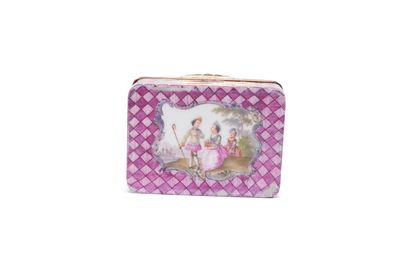 null MEISSEN
Tabatière rectangulaire couverte en porcelaine à décor
polychrome de...