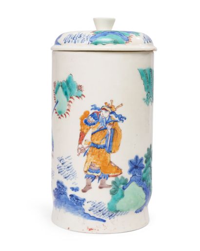 null SAINT-CLOUD
Large covered tobacco pot in soft porcelain with polychrome decoration...