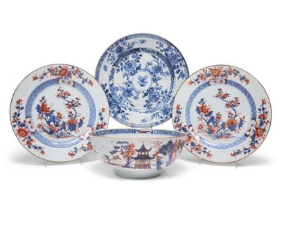 China
Lot composed of a porcelain bowl with...