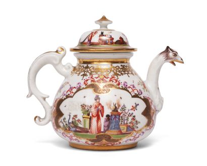MEISSEN
Covered teapot with spout in the...