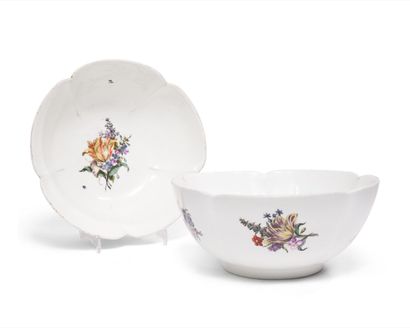MEISSEN
Pair of round porcelain bowls with...