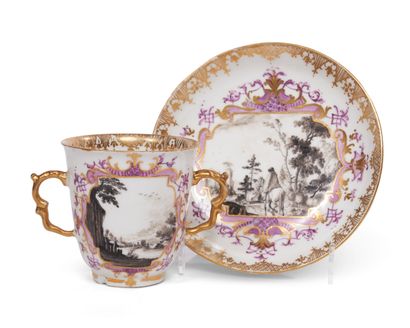 null Meissen
Porcelain cup with two handles and its saucer decorated in grisaille...