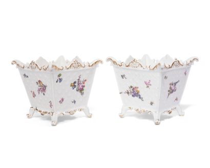 null MEISSEN
Pair of square porcelain flower boxes resting on four rocaille feet,...