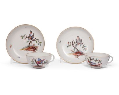 null HÖCHST
Pair of porcelain teacups and their saucers with polychrome decoration...