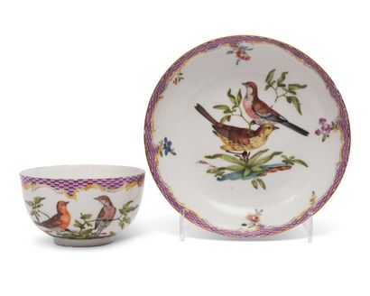 MEISSEN
Tea cup and saucer in porcelain with...